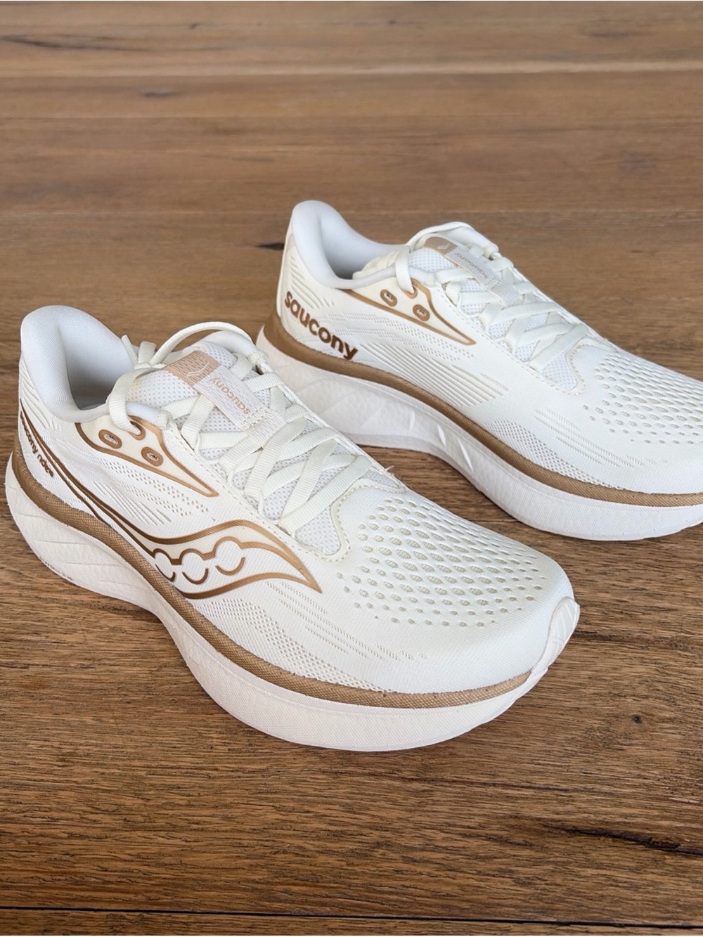 Sizes 7.5 & 10 Women Saucony Ride 18 Running Shoes, Vanilla S11000-104 - Picture 8 of 10